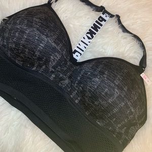 Brand new VS PINK sports bra!